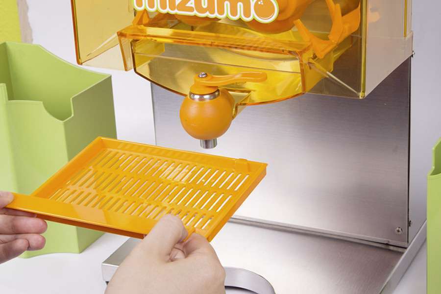 Detalle seguridad sensor de protección integrado en el filtro exprimidor de naranjas Mizumo MIZUMITO