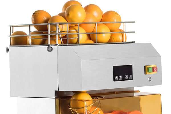 Detalle alimentación autmática de naranjas exprimidor de naranjas Mizumo AUTO-PRO COUNTER